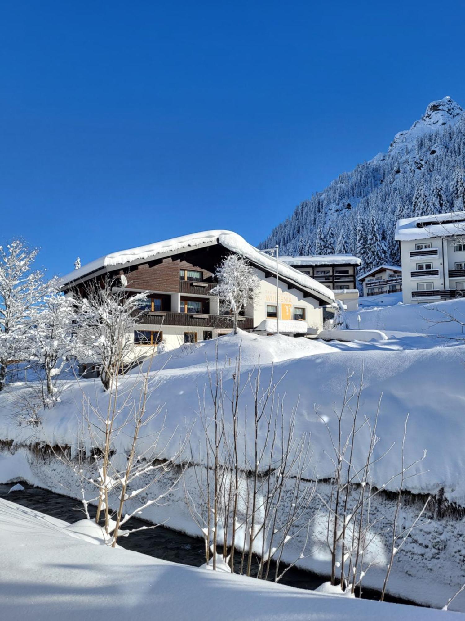 Gasthof-Pension Wulfenia Gargellen Exterior foto